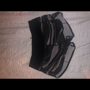 lulu size 4 speed up shorts